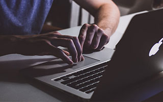 意甲：米兰与罗马之战最终阵容公布，米兰使用352阵型，莱奥搭档恩昆库首发